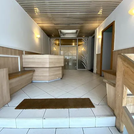 : Superbe En Face Des Thermes شقة رويات